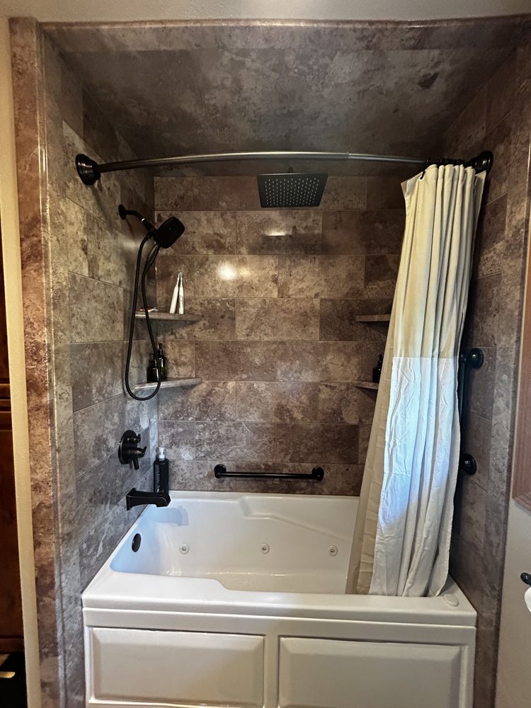 Slide of Five Star Bath Solutions of Bismarck