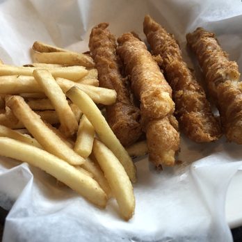 Yard House - Kids meal fish and fries - New American Near Me - Orlando, Florida