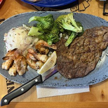 Bubba Gump Shrimp - Ribeye and shrimp - Seafood Near Me - New York, New York