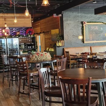 Rusteak - Dining area - New American Near Me - Orlando, Florida