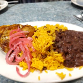 Cuchifritos - Grilled chicken, yellow rice and black beans - Puerto Rican Near Me - New York, New York Cuchifritos - Grilled chicken, yellow rice and black beans - Puerto Rican Near Me - New York, New York