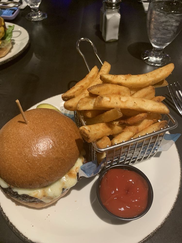 The Junction Bar & Grill