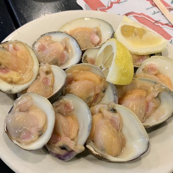 Randazzo's Clam Bar - Little Necks - Seafood Near Me - Brooklyn, New York