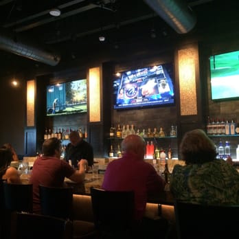 Cheddar's Scratch Kitchen - Bar area - Southern Near Me - Tampa, Florida