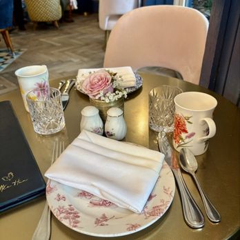 Little Hen - Pretty table dressing - Breakfast & Brunch Near Me - Miami, Florida Little Hen - Pretty table dressing - Breakfast & Brunch Near Me - Miami, Florida