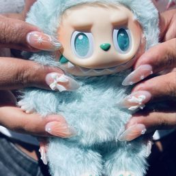 Full nail set. Full nail set.