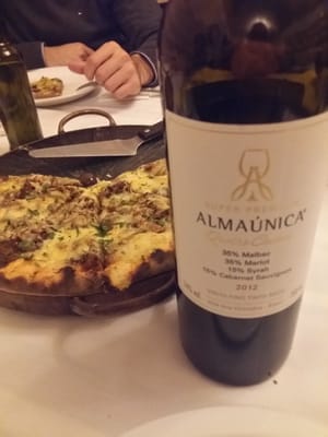 Pizza Entre Vinhos by null