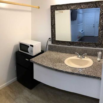 Motel Budget Inn - all you need for a pleasant night's stay. - Hotels Near Me - Greenfield, California Motel Budget Inn - all you need for a pleasant night's stay. - Hotels Near Me - Greenfield, California