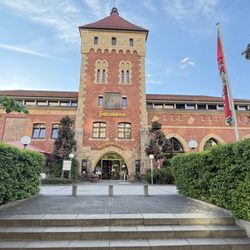 Feldschlößchen Stammhaus - Front entrance
