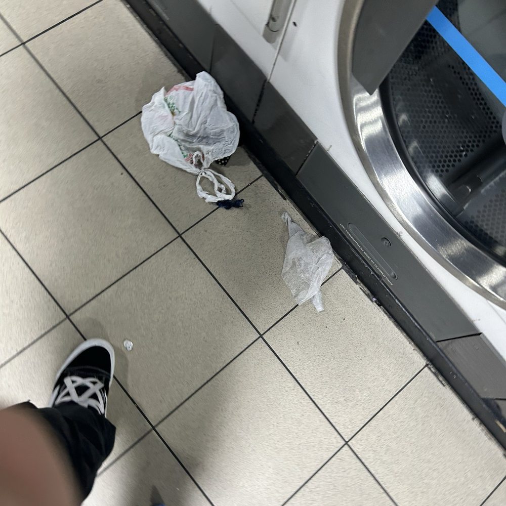 Laundromart - Laundromat Near Me - Riviera Beach, Florida