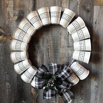 Canvas Coffee - Fun Holiday / Christmas Decor - Coffee & Tea Near Me - Corona, California