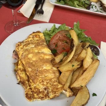 La Chope Daguerre - Ham and cheese omelette - Brasseries Near Me - Paris, 75 La Chope Daguerre - Ham and cheese omelette - Brasseries Near Me - Paris, 75