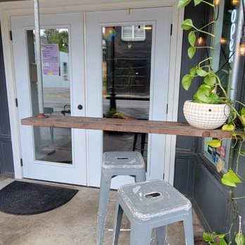 White Moon - Outdoor seating - Coffee & Tea Near Me - Sylva, North Carolina