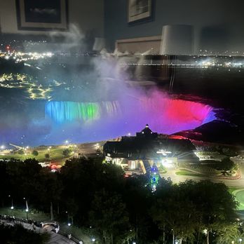 Oakes Hotel - Niagra Falls - Hotels Near Me - Niagara Falls, Ontario Oakes Hotel - Niagra Falls - Hotels Near Me - Niagara Falls, Ontario