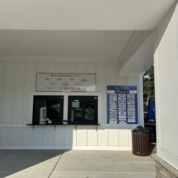 Noble Gas Station - Ice cream stand window - Gas Stations Near Me - East Lyme, Connecticut Noble Gas Station - Ice cream stand window - Gas Stations Near Me - East Lyme, Connecticut