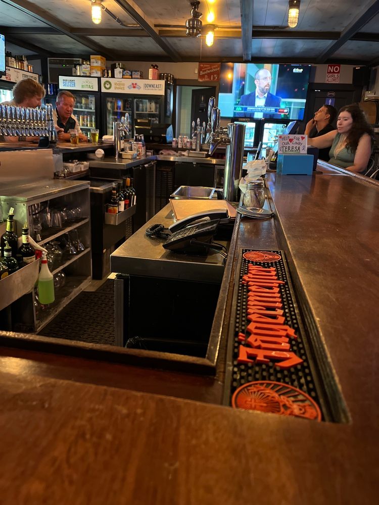 THE HORSE TAVERN & GRILL Updated October 2024 27 Photos & 84