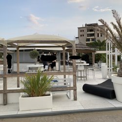 Tahiri Beach Club Restaurant - Tahiri Beach Club Bar