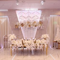 De Luxe Banquet Hall
