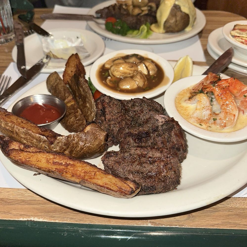 Dinner special with shrimp Dinner special with shrimp