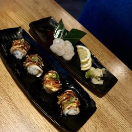 Snowball and scallop sashimi Snowball and scallop sashimi