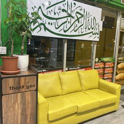 Chicken Kitchen - Waiting area