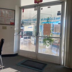 Simon R Go Chiropractic Inc - Front doors