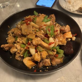 Hunan Slurp - Chicken with peppers - Noodles Near Me - New York, New York Hunan Slurp - Chicken with peppers - Noodles Near Me - New York, New York