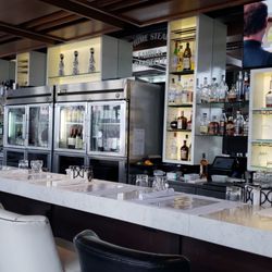 Carson's Ribs - Nice bar