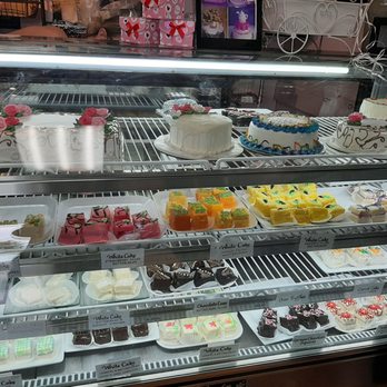 Olivera's Cake Gallery - Custom Cakes Near Me - Hemet, California