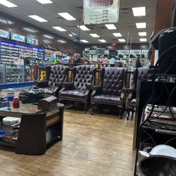 Wild Bill's Tobacco - Store and lounge area