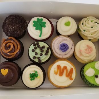 Dots Cafe - Mix of mini cupcakes for St Patty's Day - Cafes Near Me - Pasadena, California