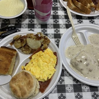 Barb's Dream Hut - Everything here was well cooked but the gravy was a bit cold. The potatoes were fantastic! - American Near Me - Lynchburg, Virginia Barb's Dream Hut - Everything here was well cooked but the gravy was a bit cold. The potatoes were fantastic! - American Near Me - Lynchburg, Virginia