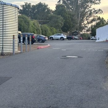 Boon Fly Cafe - Long walk from cafe and no disabled parking anywhere to be seen. - American Near Me - Napa, California