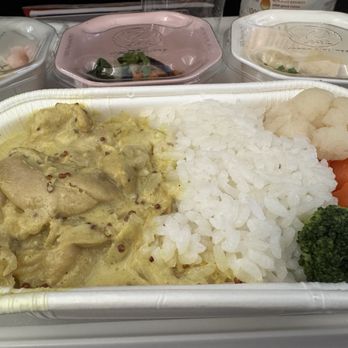 Japan Airlines - JAL HNL-HND Economy Class - Airlines Near Me - Honolulu, Hawaii Japan Airlines - JAL HNL-HND Economy Class - Airlines Near Me - Honolulu, Hawaii