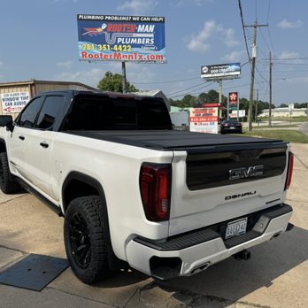 Deluxe Garage 281 - Roof wrap and chrome delete on this one - Vehicle Wraps Near Me - Pinehurst, Texas
