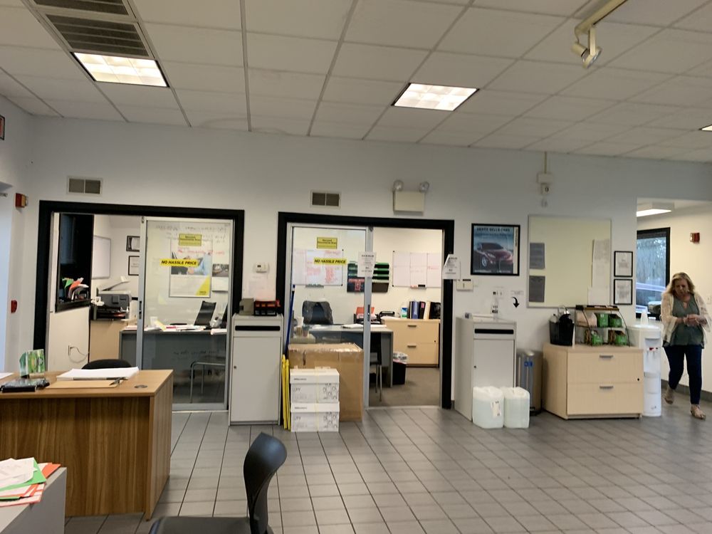 HERTZ RENT A CAR Updated August 2024 11 Reviews 555 W St Rd