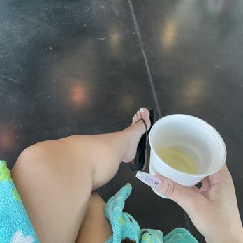 Bronzmopolitan - A little bubbly before the bronze - Spray Tanning Near Me - Scottsdale, Arizona