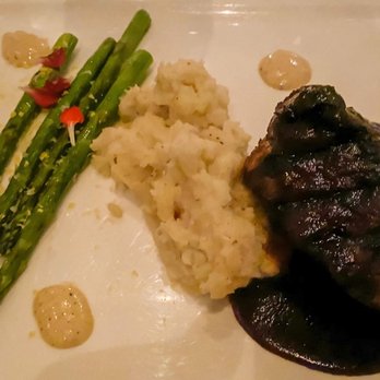 Palisade - Center-Cut Filet Mignon with mashed potatoes and asparagus - Seafood Near Me - Seattle, Washington Palisade - Center-Cut Filet Mignon with mashed potatoes and asparagus - Seafood Near Me - Seattle, Washington