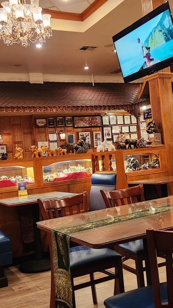 Lucky Elephant Thai Cuisine