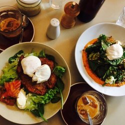 Lee and Me - The only cafe in central area opens in afternoon of Sunday. Tasty food and nice people.