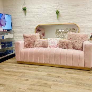Aglow Aesthetics - Such a cute waiting area. It was also spotless - Medical Spas Near Me - Huntington Beach, California Aglow Aesthetics - Such a cute waiting area. It was also spotless - Medical Spas Near Me - Huntington Beach, California