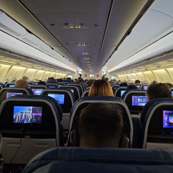 Hawaiian Airlines - Full flight - Airlines Near Me - Sacramento, California
