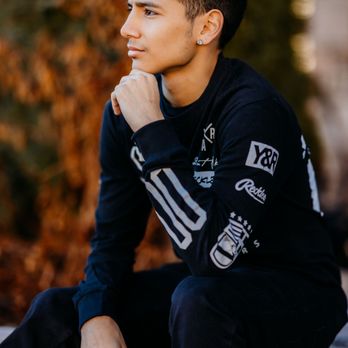 Summers Photography - Senior Boy - Session Photography Near Me Summers Photography - Senior Boy - Session Photography Near Me