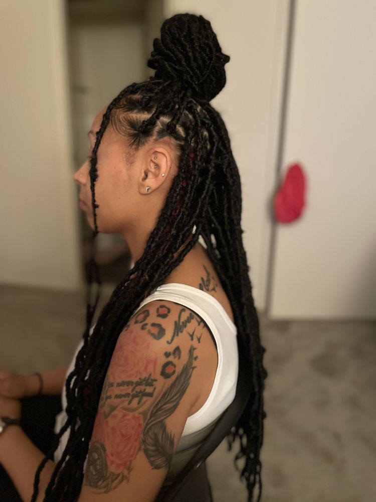 Hair by Diamondz Logo
