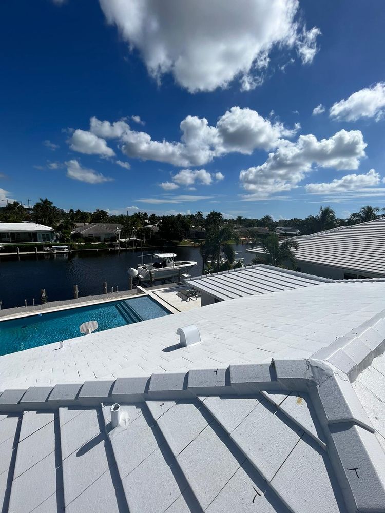 Slide of Gomez Roofing