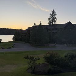 WorldMark Arrow Point - That nice lodge is off limits to worldmark owners... as is the lake access.