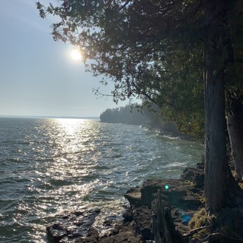 Cave Point County Park - Coastline of the Great Lakes at Cave Point Park. - Parks Near Me - Sturgeon Bay, Wisconsin Cave Point County Park - Coastline of the Great Lakes at Cave Point Park. - Parks Near Me - Sturgeon Bay, Wisconsin