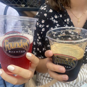 Founders Brewing - Más Agave Clásica Prickly Pear + a chocolate beer - Breweries Near Me - Grand Rapids, Michigan Founders Brewing - Más Agave Clásica Prickly Pear + a chocolate beer - Breweries Near Me - Grand Rapids, Michigan