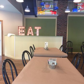 Front Porch Cafe - American Near Me - Pigeon Forge, Tennessee