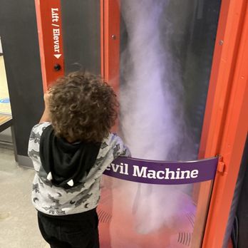 The Discovery - This this is fun. It's like a smoke  machine but it's blows air out to make a tornado effect. Down stairs. - Museums Near Me - Reno, Nevada